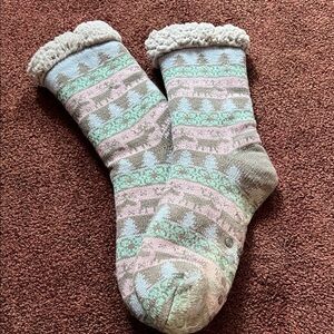 Cozy Sherpa Lined Patterned Slipper Socks - Mint & Pink
